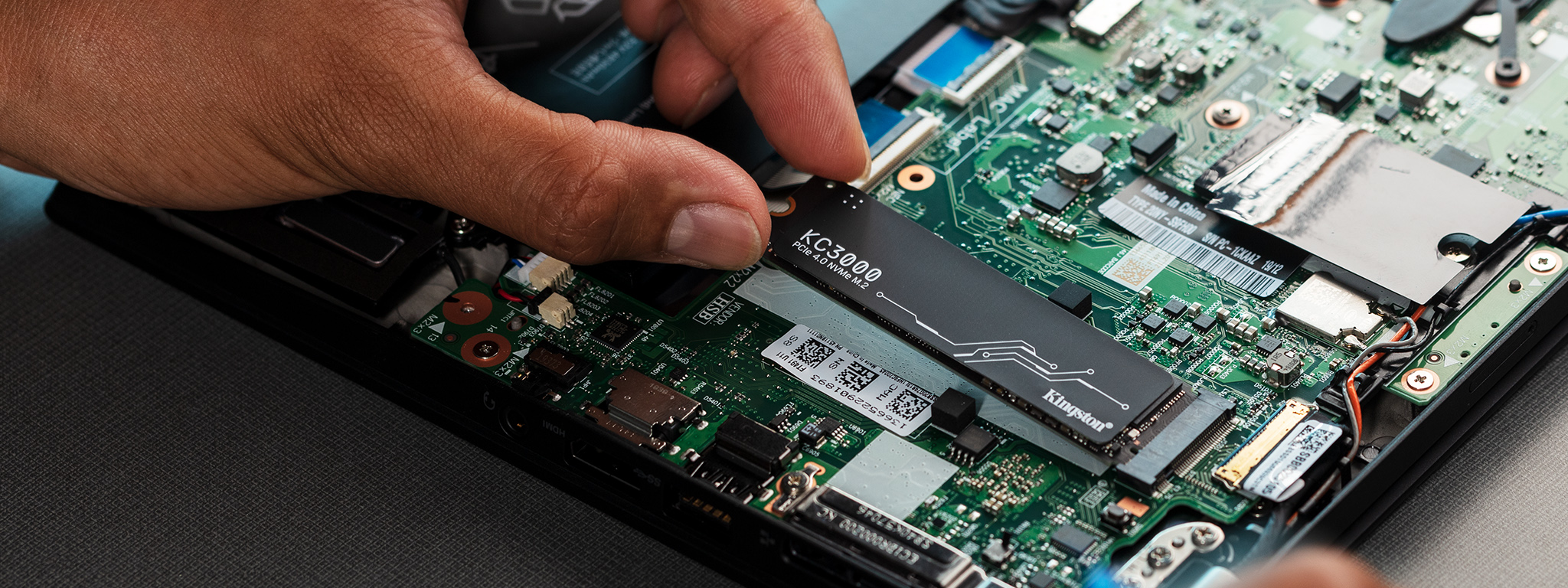 Processus de désinstallation de logiciels sur ordinateur portable pour optimiser les performances